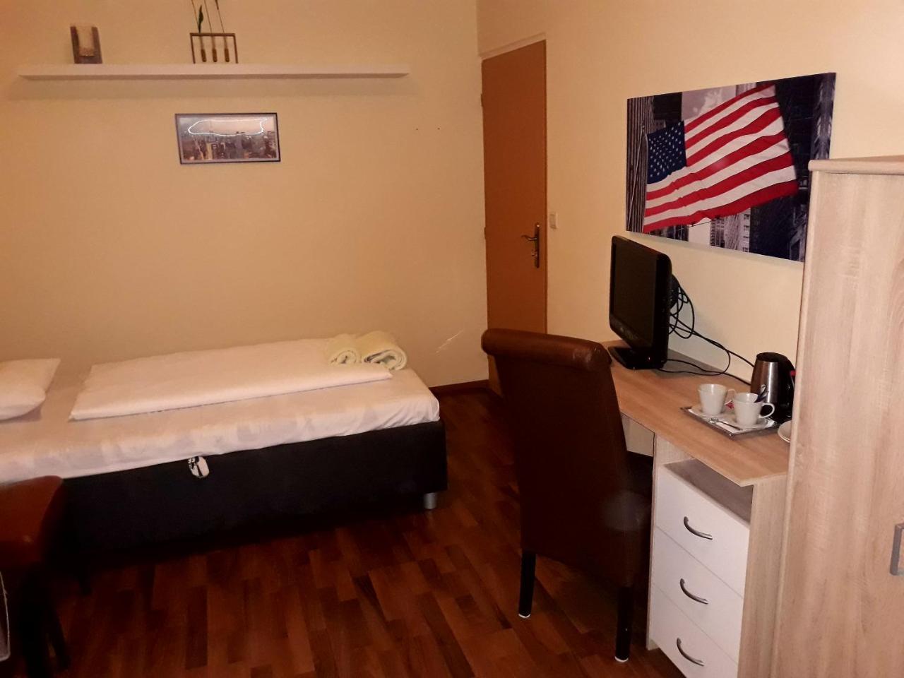 Penzion Fox Nemšová Dış mekan fotoğraf