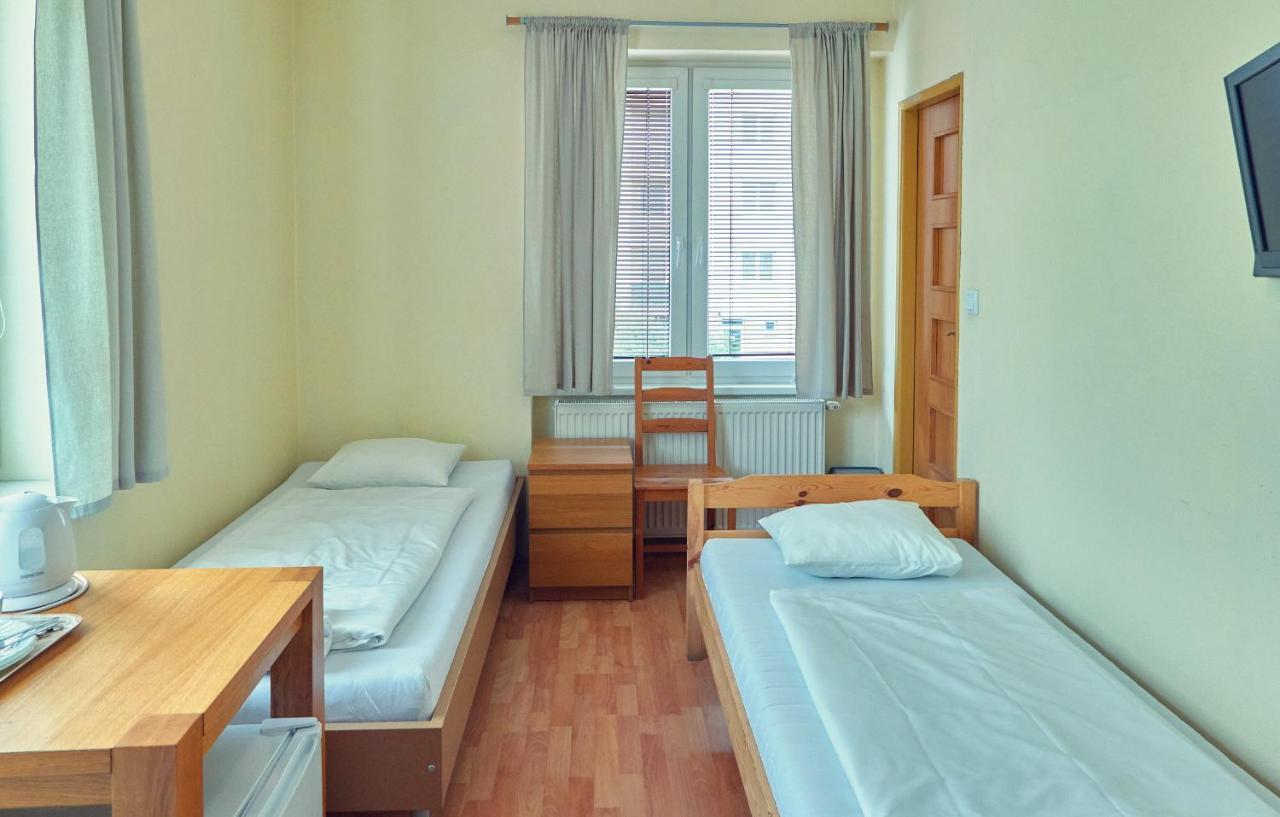 Penzion Fox Nemšová Dış mekan fotoğraf